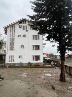 Moajjaza stays 2Bhk
